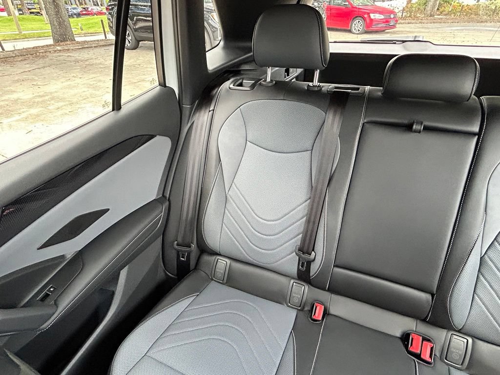 New 2026 Volkswagen Tiguan SE R-Line FWD image 12