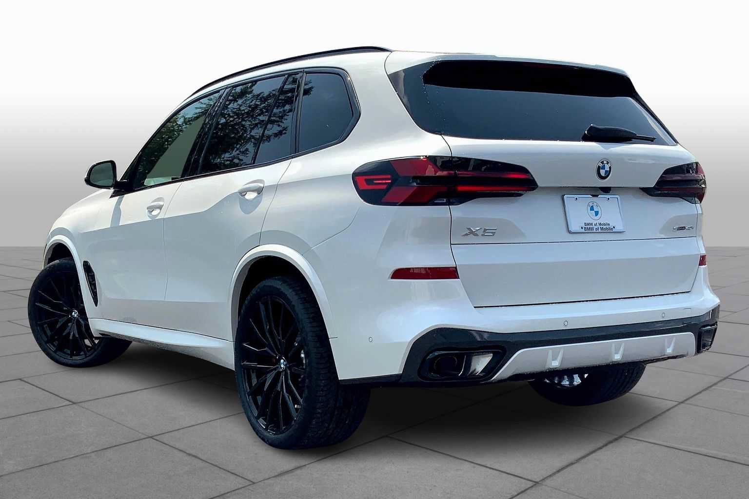 Certified 2026 BMW X5 sDrive40i w/ M Sport Package RWD image 12