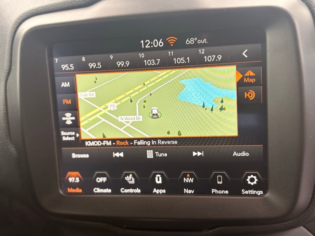 Used 2022 Jeep Renegade Latitude w/ Convenience Group AWD/4WD image 17