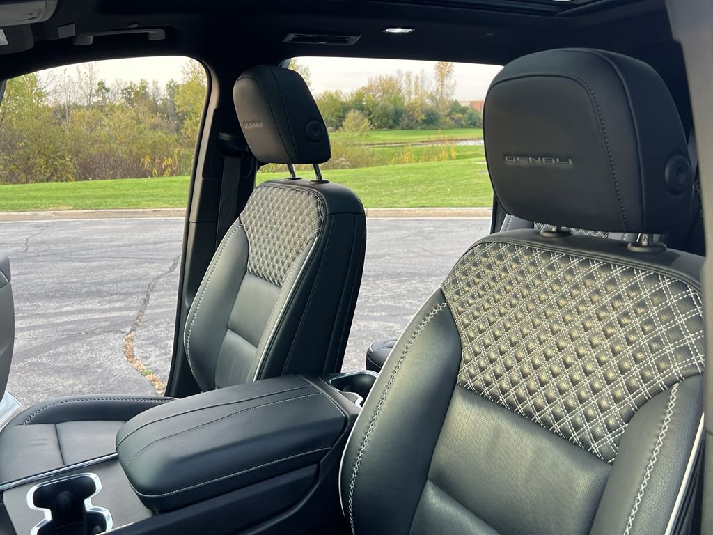 Used 2024 GMC Acadia Denali w/ Super Cruise Package image 19