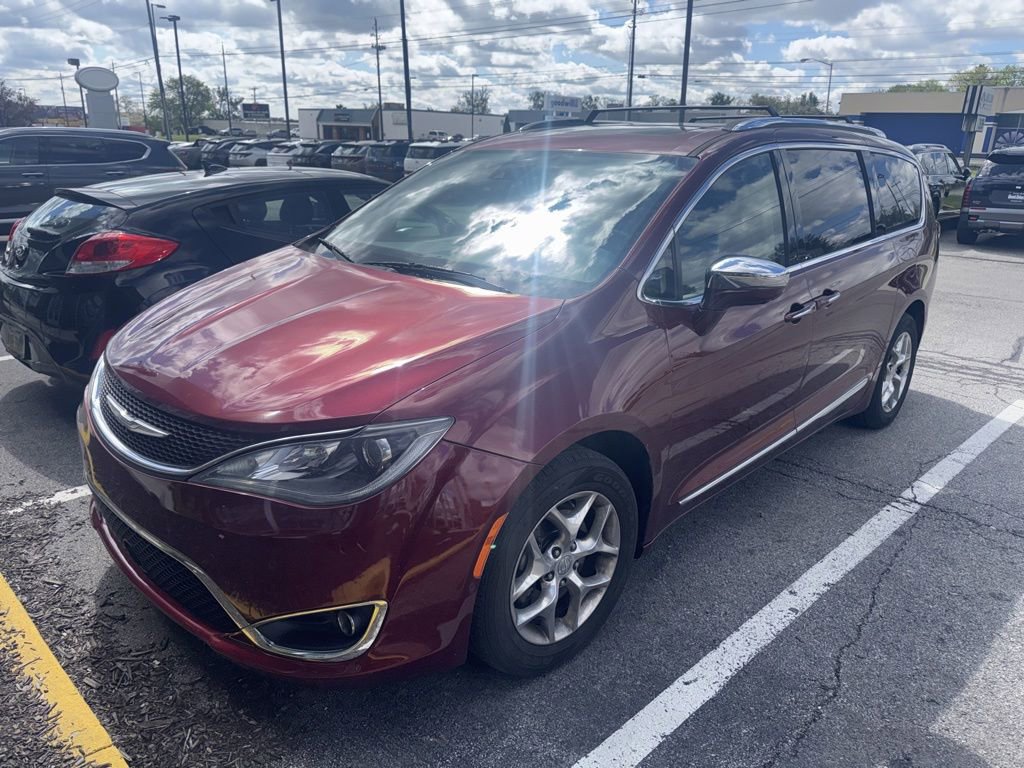 Used 2018 Chrysler Pacifica Limited w/ Advanced Safetytec Group FWD image 1