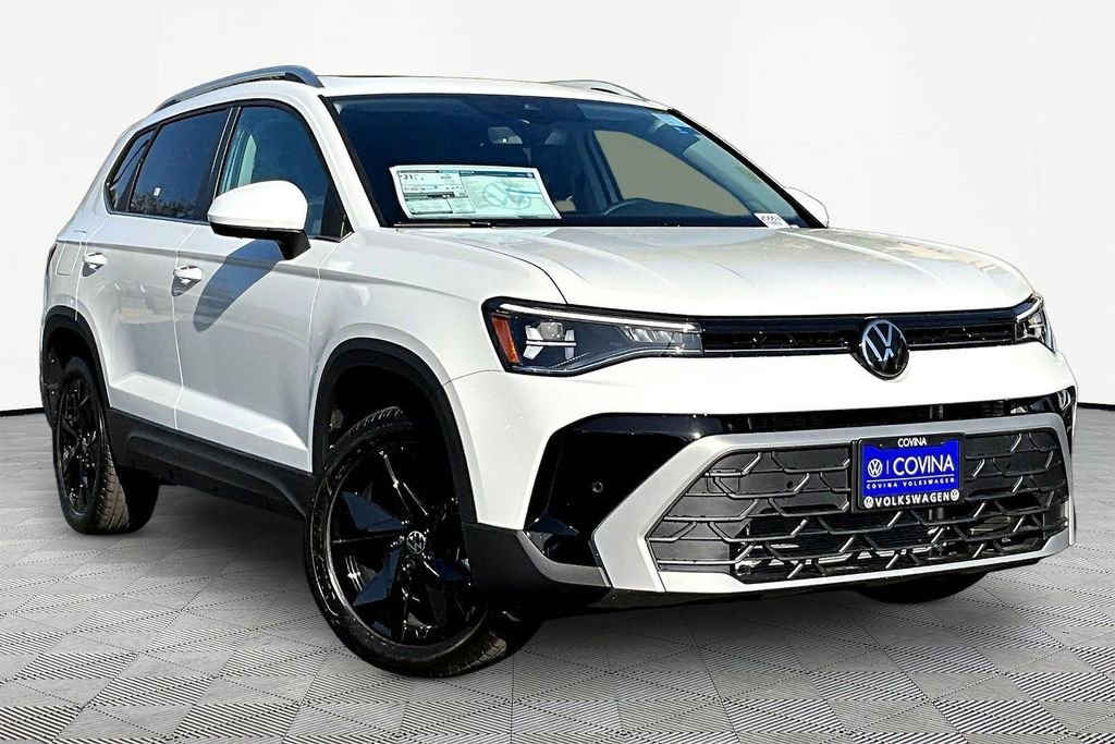 New 2026 Volkswagen Taos SE image 1