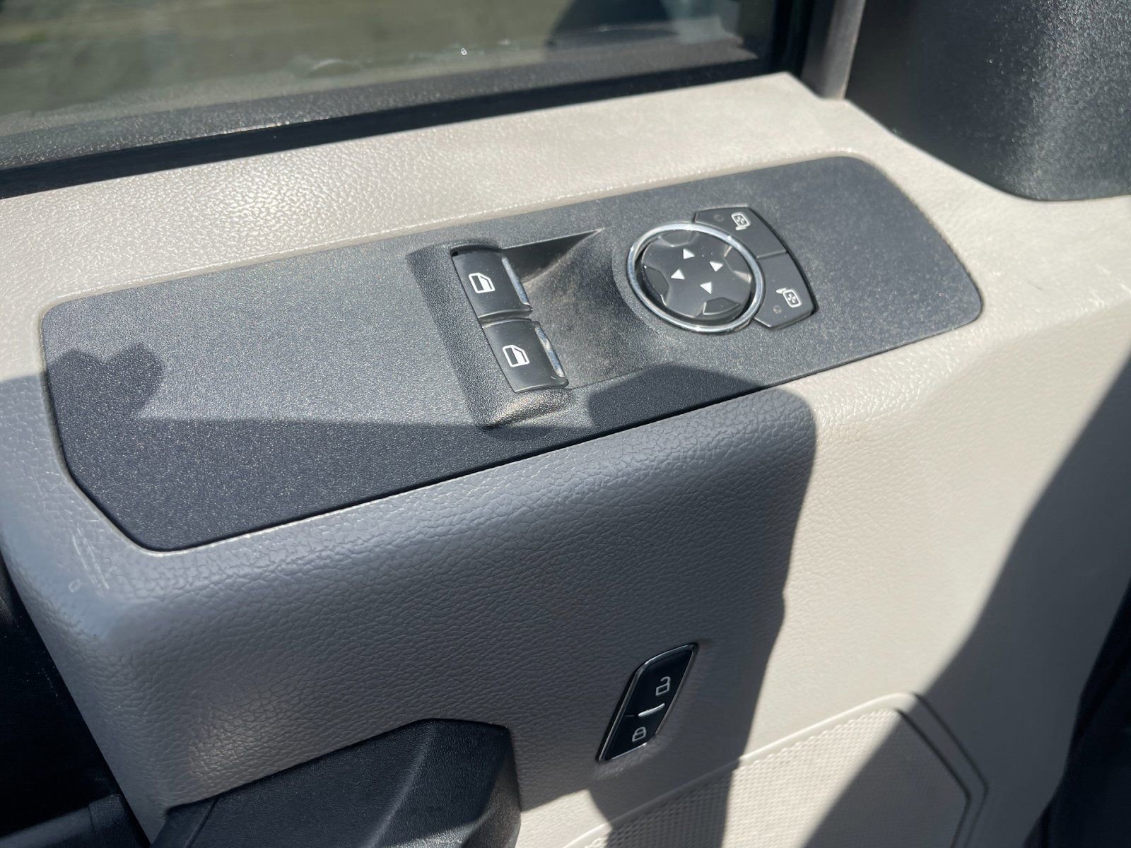 Used 2018 Ford F550 2WD Regular Cab Super Duty image 13