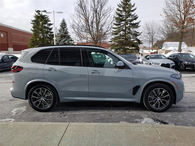 New 2026 BMW X5 xDrive50e w/ M Sport Package image 4