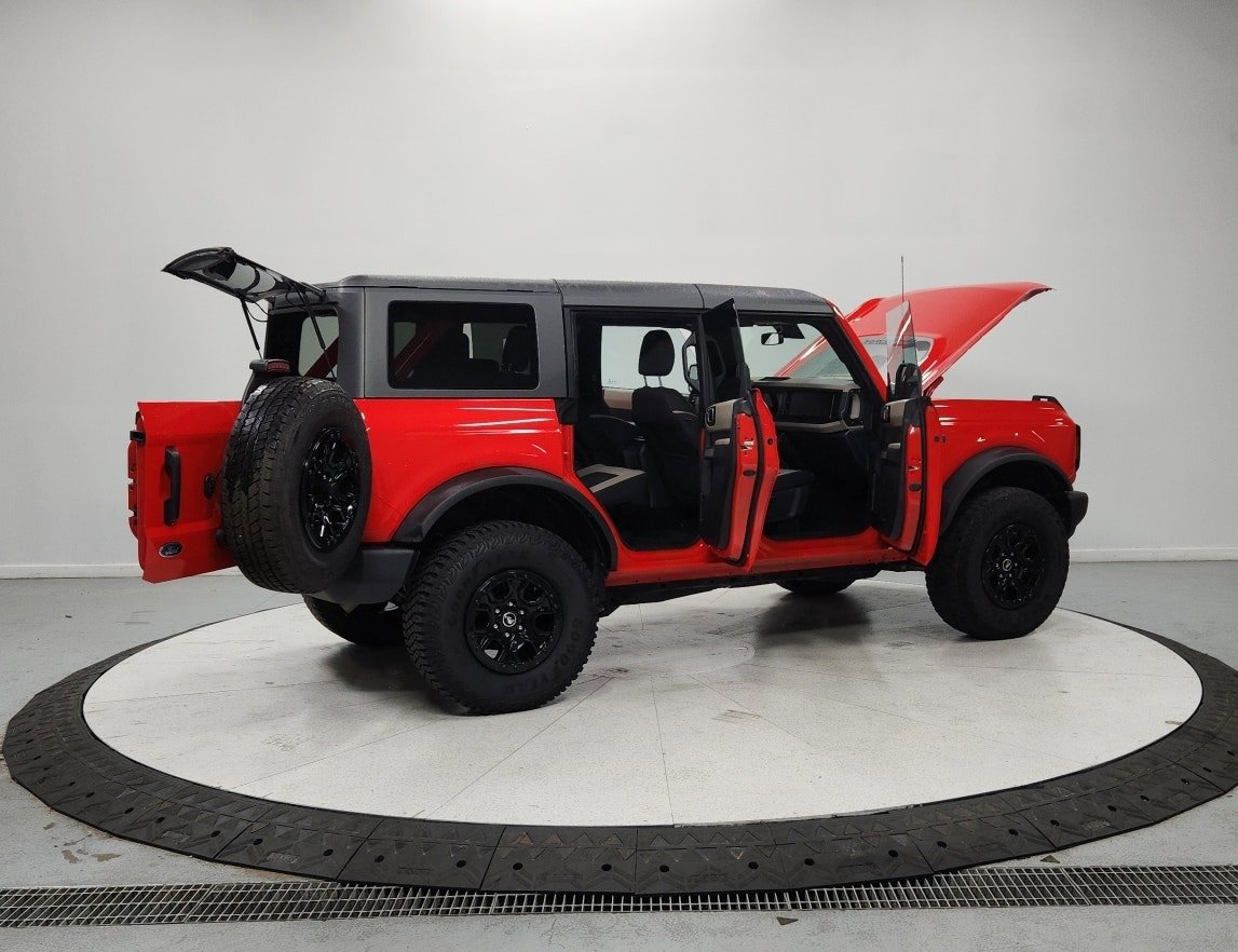 Used 2022 Ford Bronco Wildtrak image 15