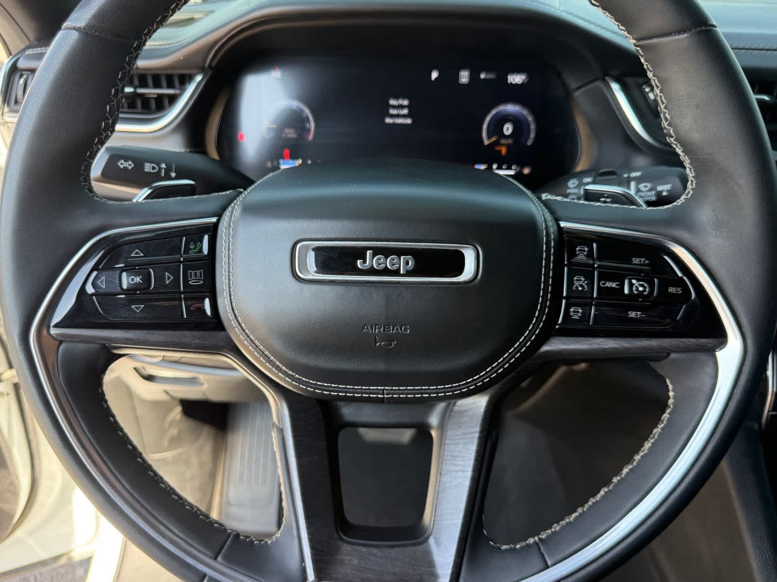 Used 2023 Jeep Grand Cherokee L Overland AWD/4WD image 16