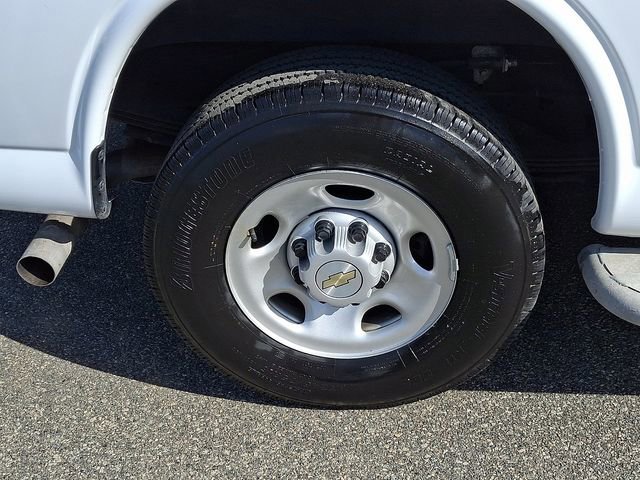 Used 2024 Chevrolet Express 2500 w/ Driver Convenience Package RWD image 14