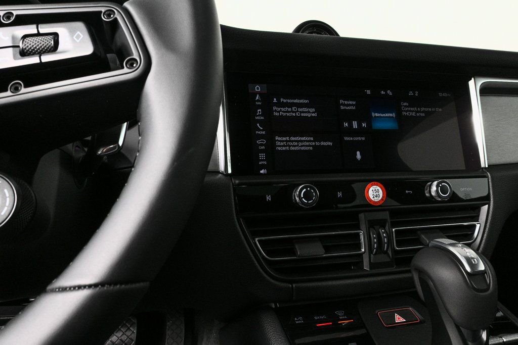 Certified 2026 Porsche Macan AWD/4WD image 12