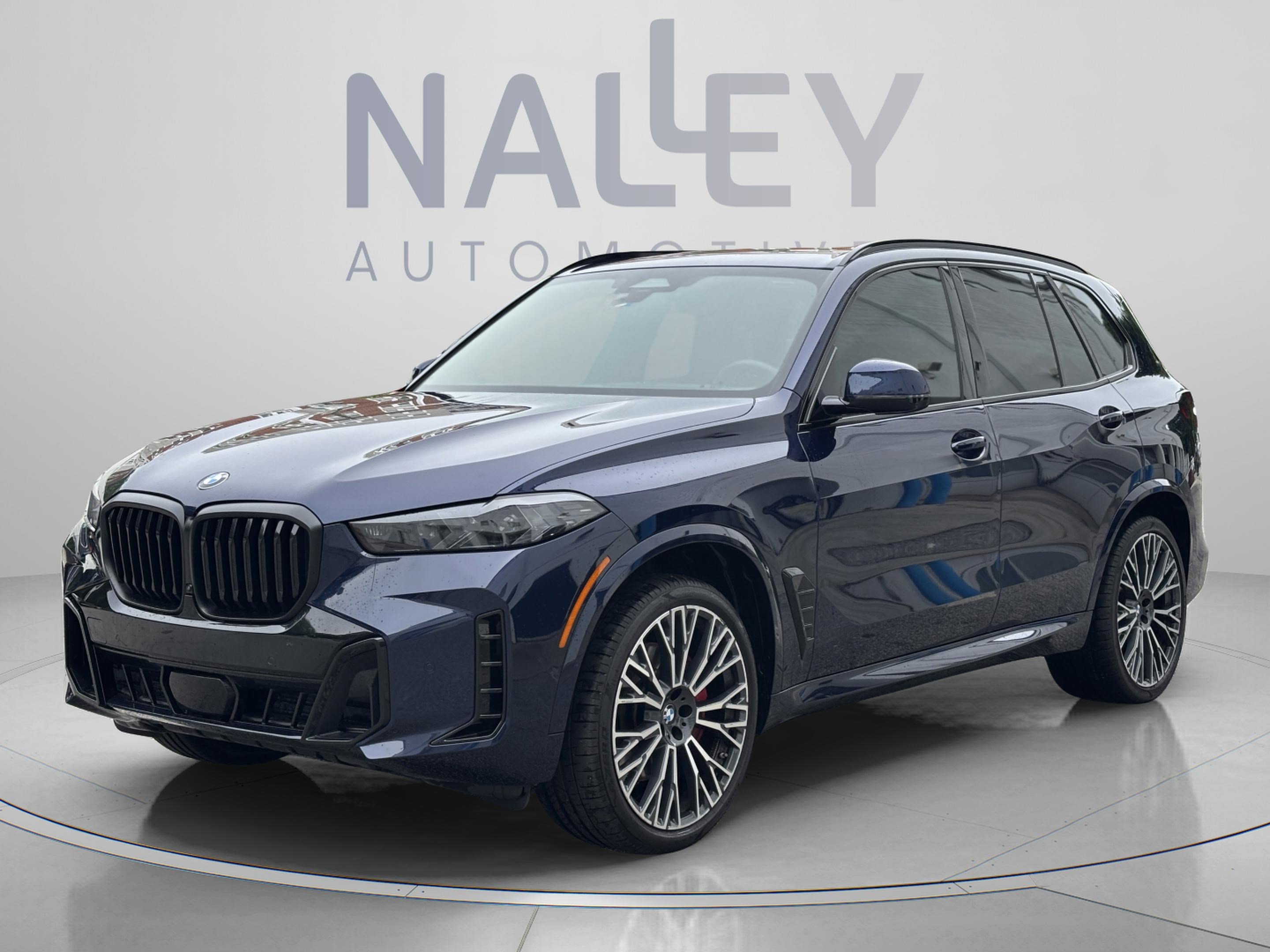 Used 2025 BMW X5 sDrive40i w/ M Sport Package RWD image 2
