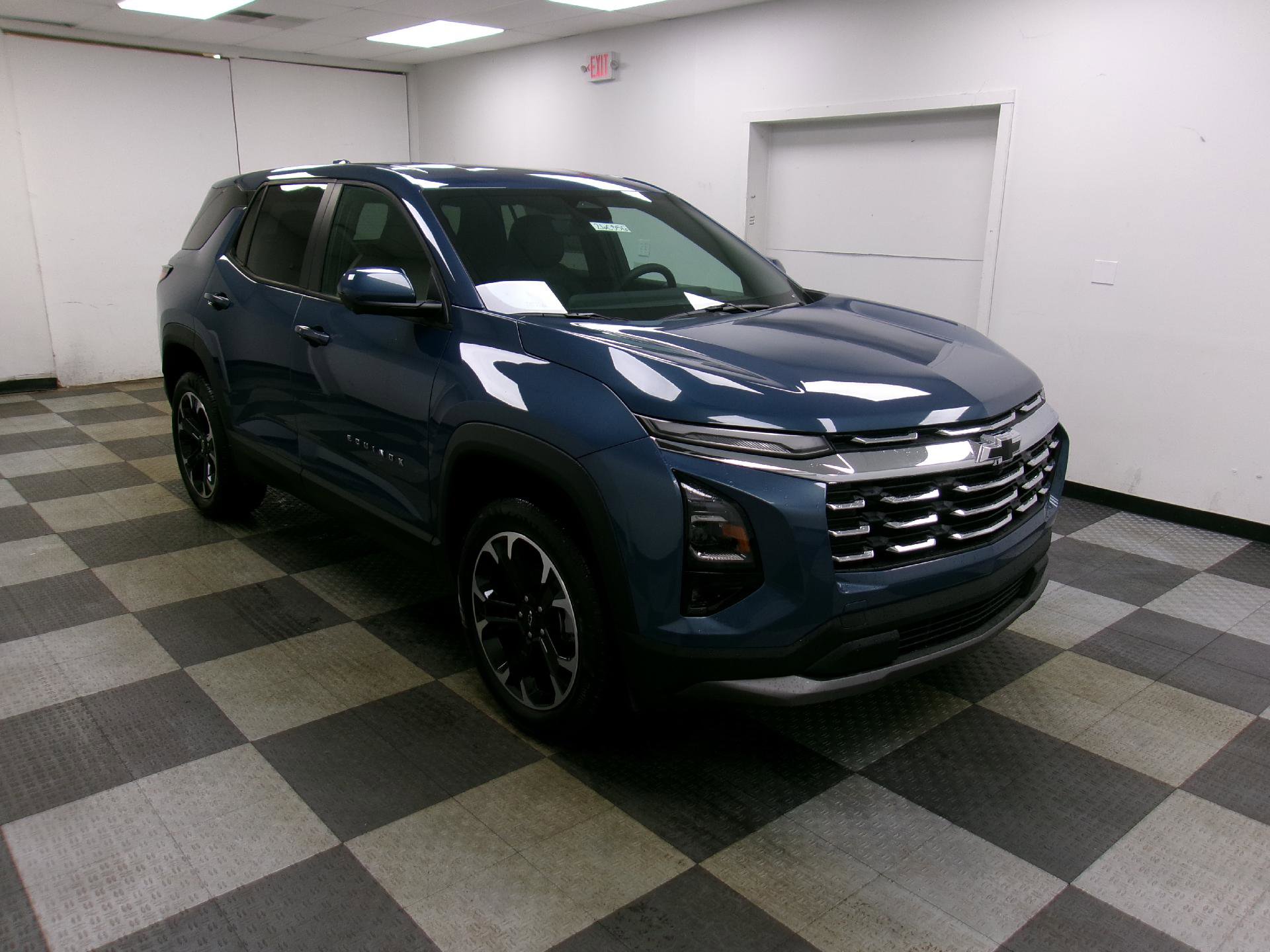 New 2026 Chevrolet Equinox LT w/ Convenience Package II AWD/4WD image 15