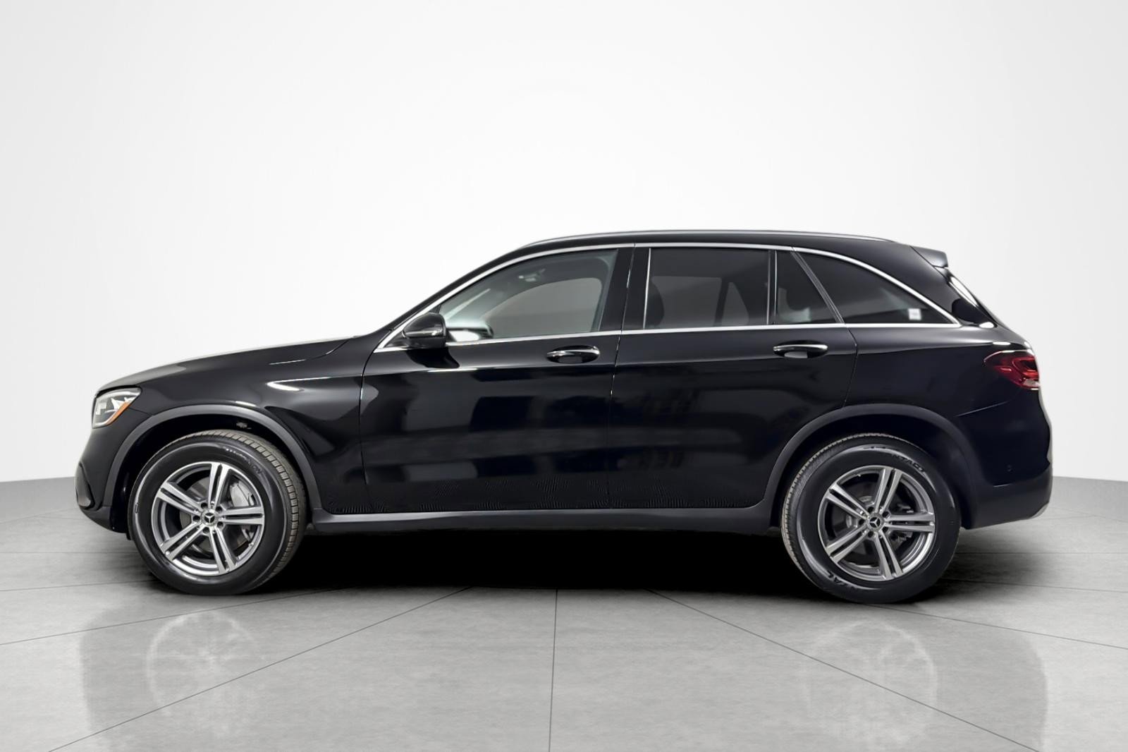 Used 2022 Mercedes-Benz GLC 300 w/ Premium Package Lite video 2