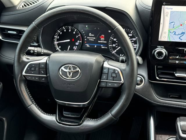 Used 2021 Toyota Highlander Limited FWD image 14