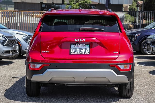 Certified 2025 Kia Niro EX FWD image 8