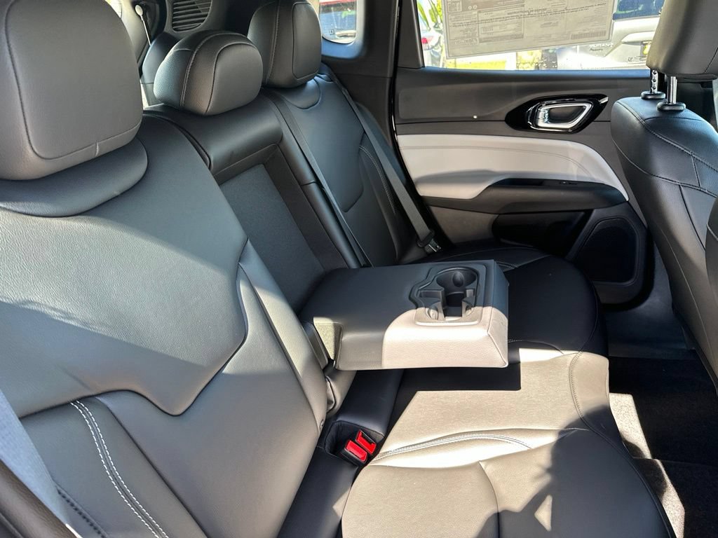 New 2026 Jeep Compass Limited AWD/4WD image 17
