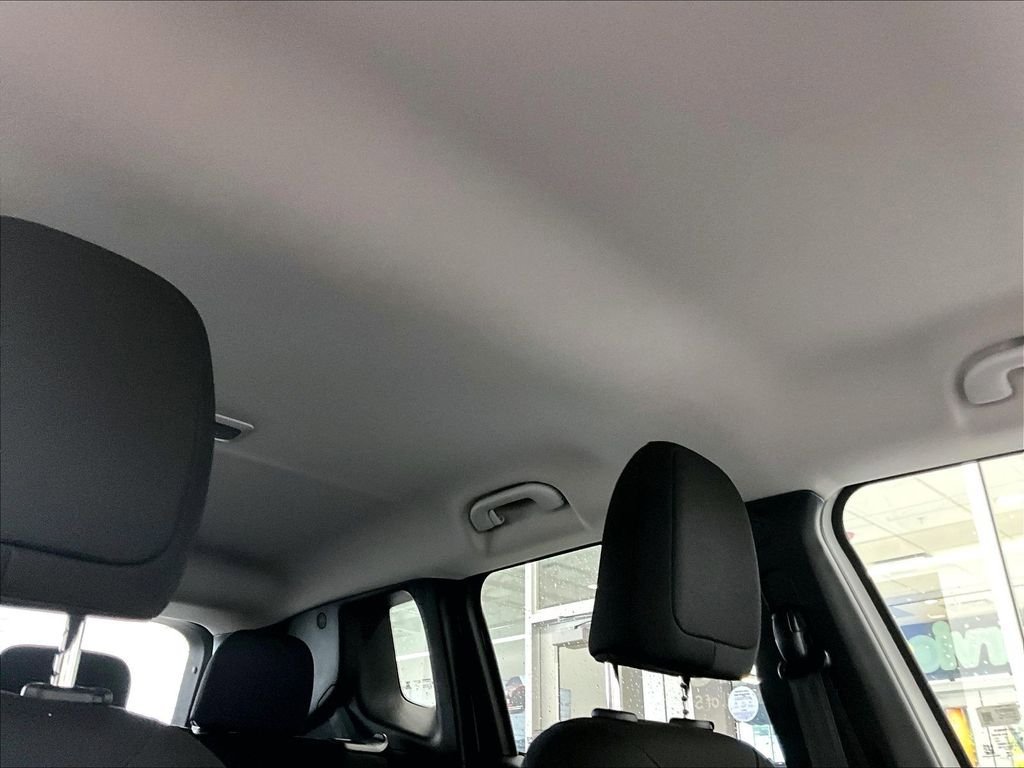 Used 2023 Jeep Renegade Latitude AWD/4WD image 22