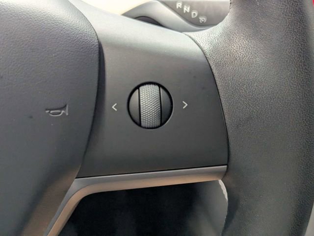Used 2025 Tesla Model Y Long Range RWD image 19