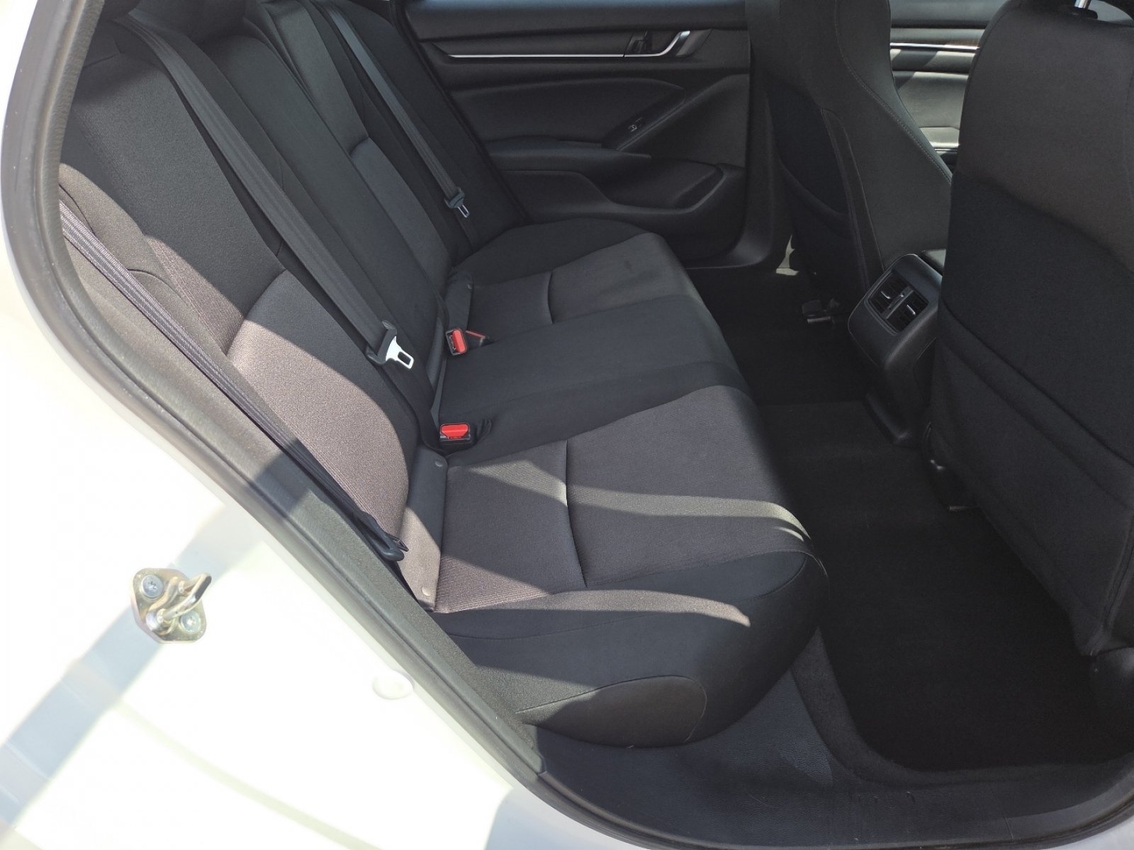 Used 2018 Honda Accord EX image 21