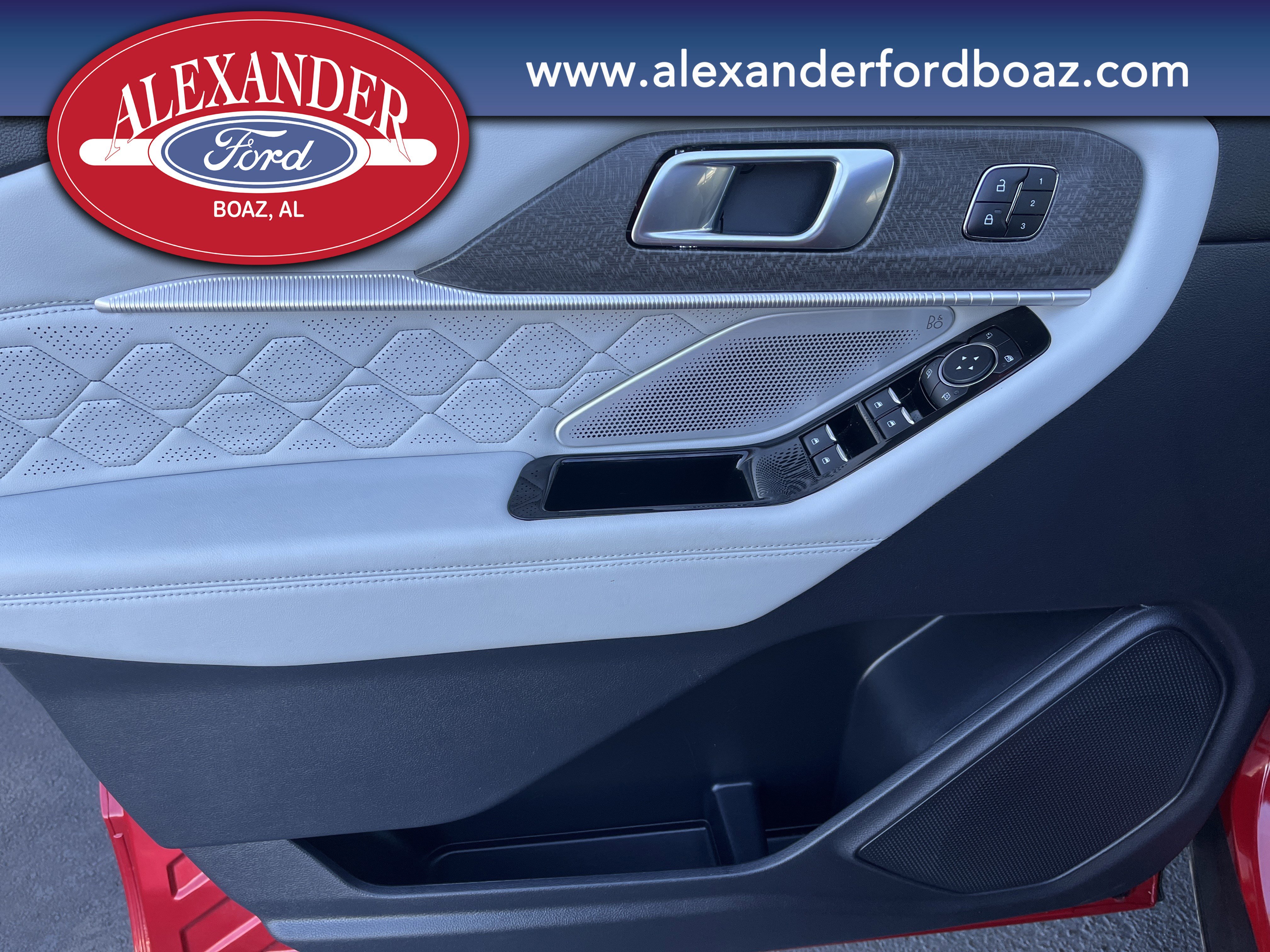Used 2025 Ford Explorer Platinum w/ Ultimate Package RWD image 10