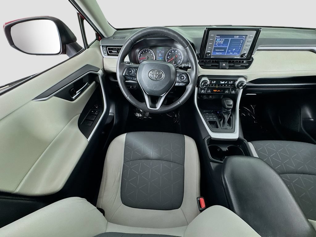 Used 2021 Toyota RAV4 XLE w/ Convenience Package AWD/4WD image 14