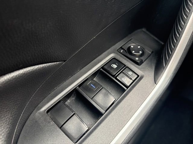 Used 2022 Toyota RAV4 LE AWD/4WD image 24