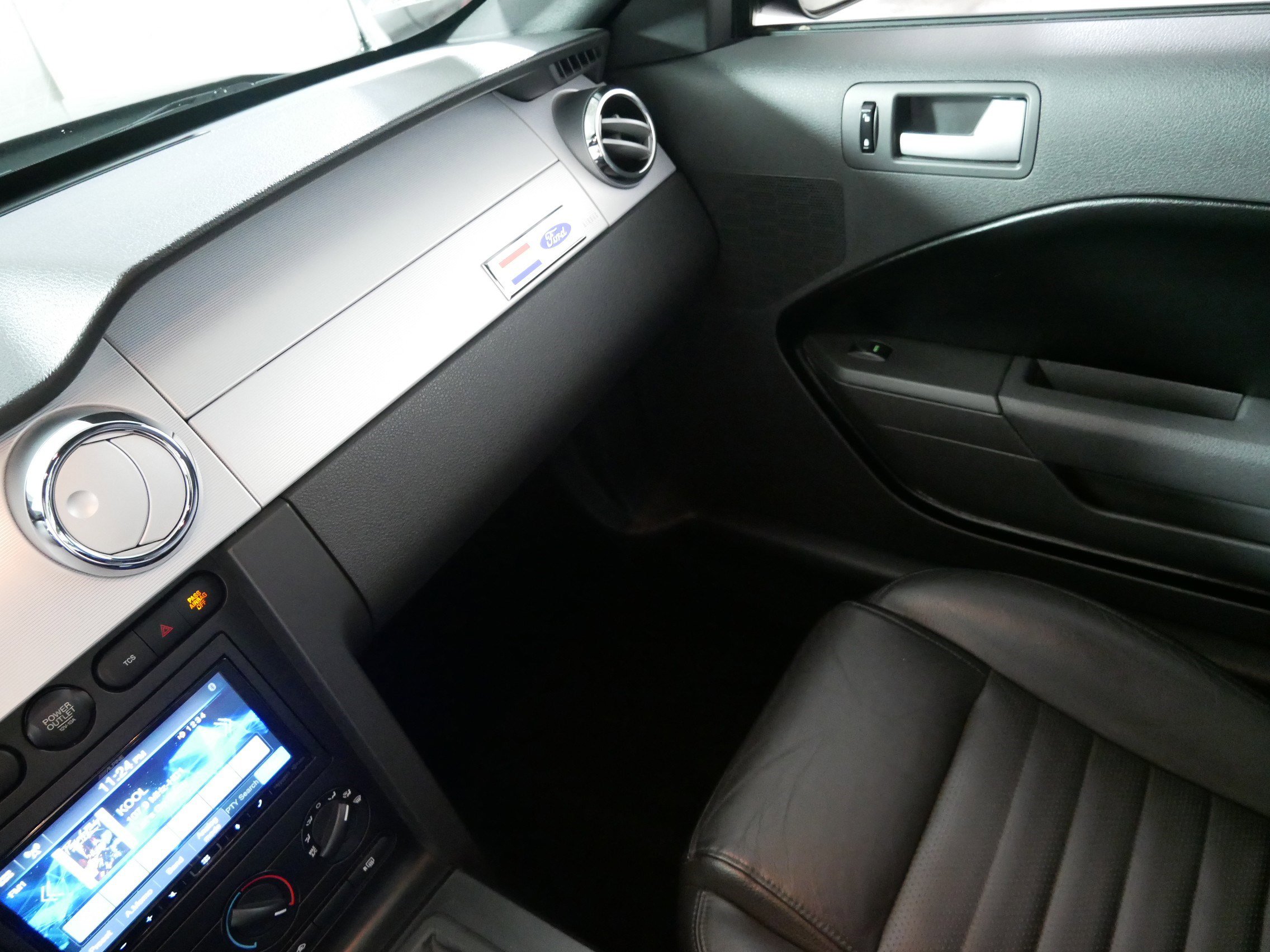 Used 2005 Ford Mustang GT image 11