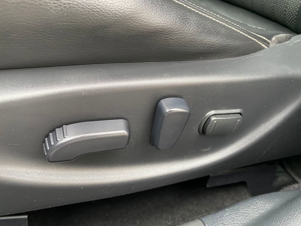 Used 2017 Nissan Maxima Platinum FWD image 11