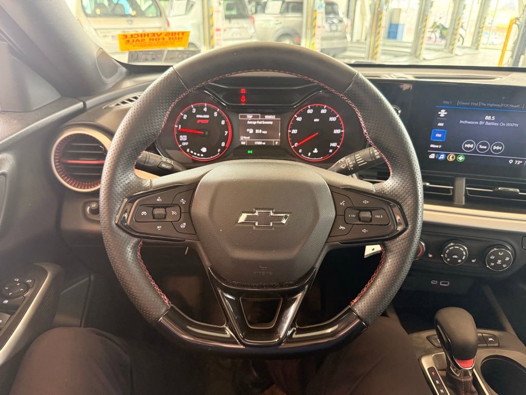 Used 2024 Chevrolet Trax RS w/ Sunroof Package image 12