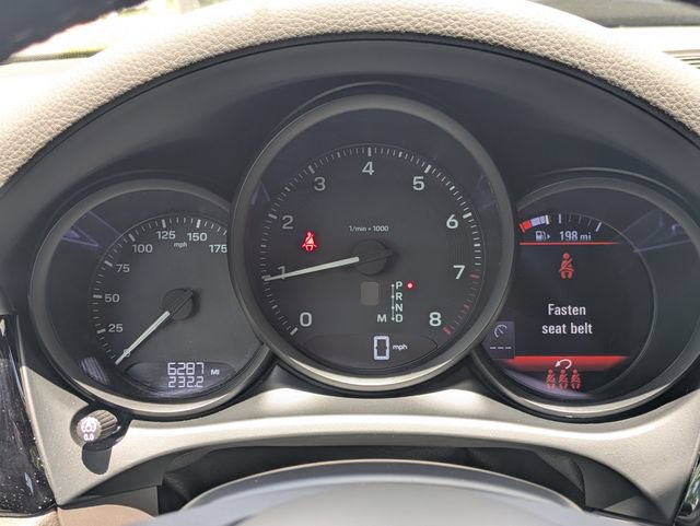 Used 2024 Porsche Macan AWD/4WD image 26