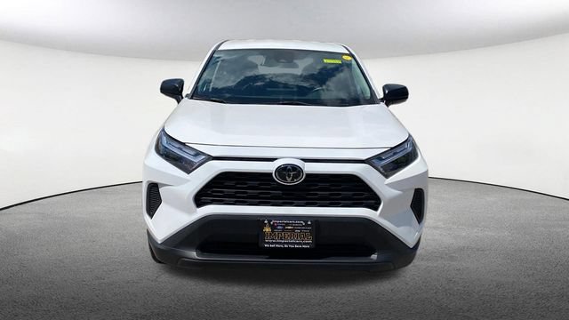 Used 2024 Toyota RAV4 LE AWD/4WD image 2