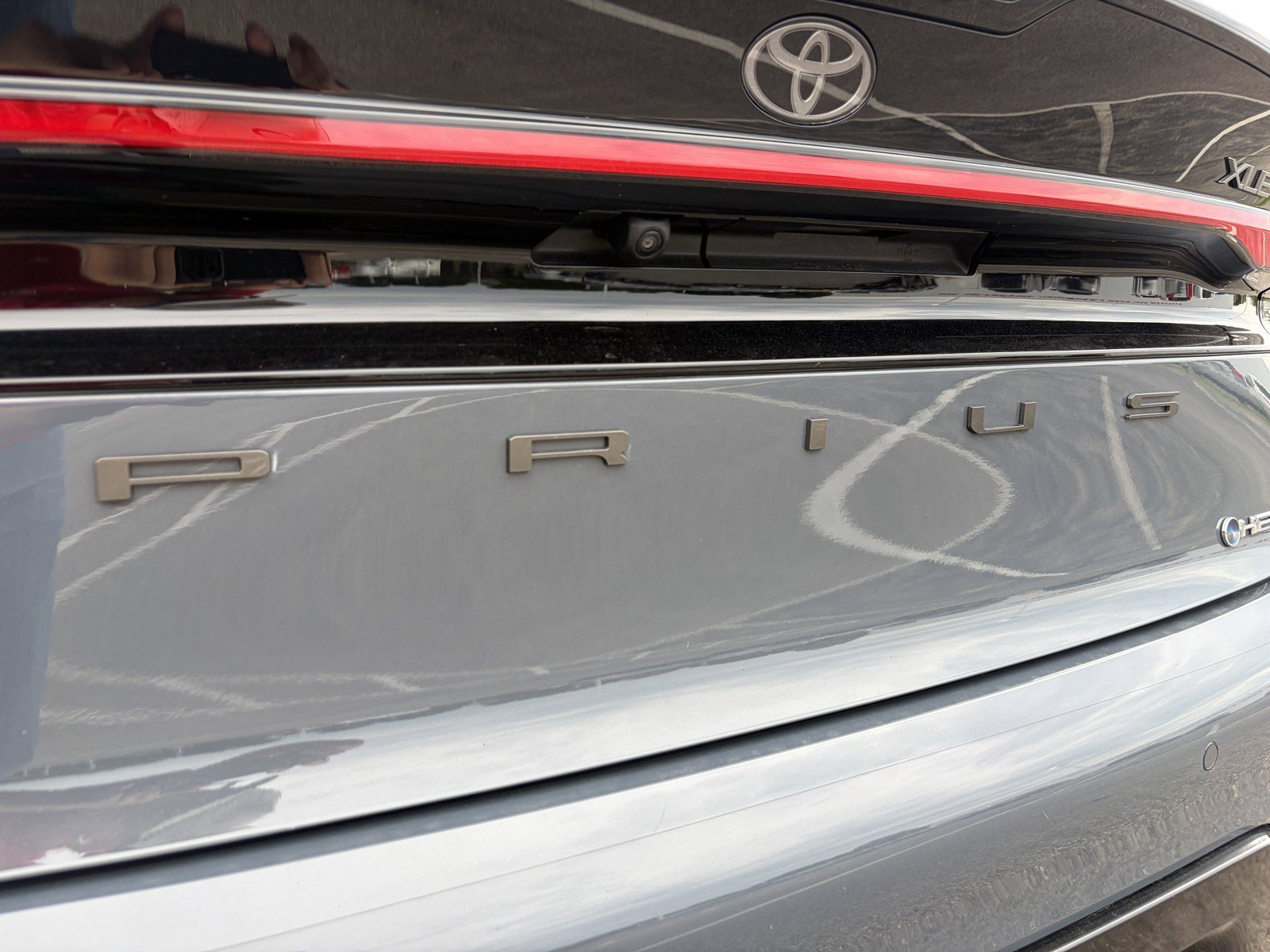 Used 2024 Toyota Prius XLE AWD/4WD image 32