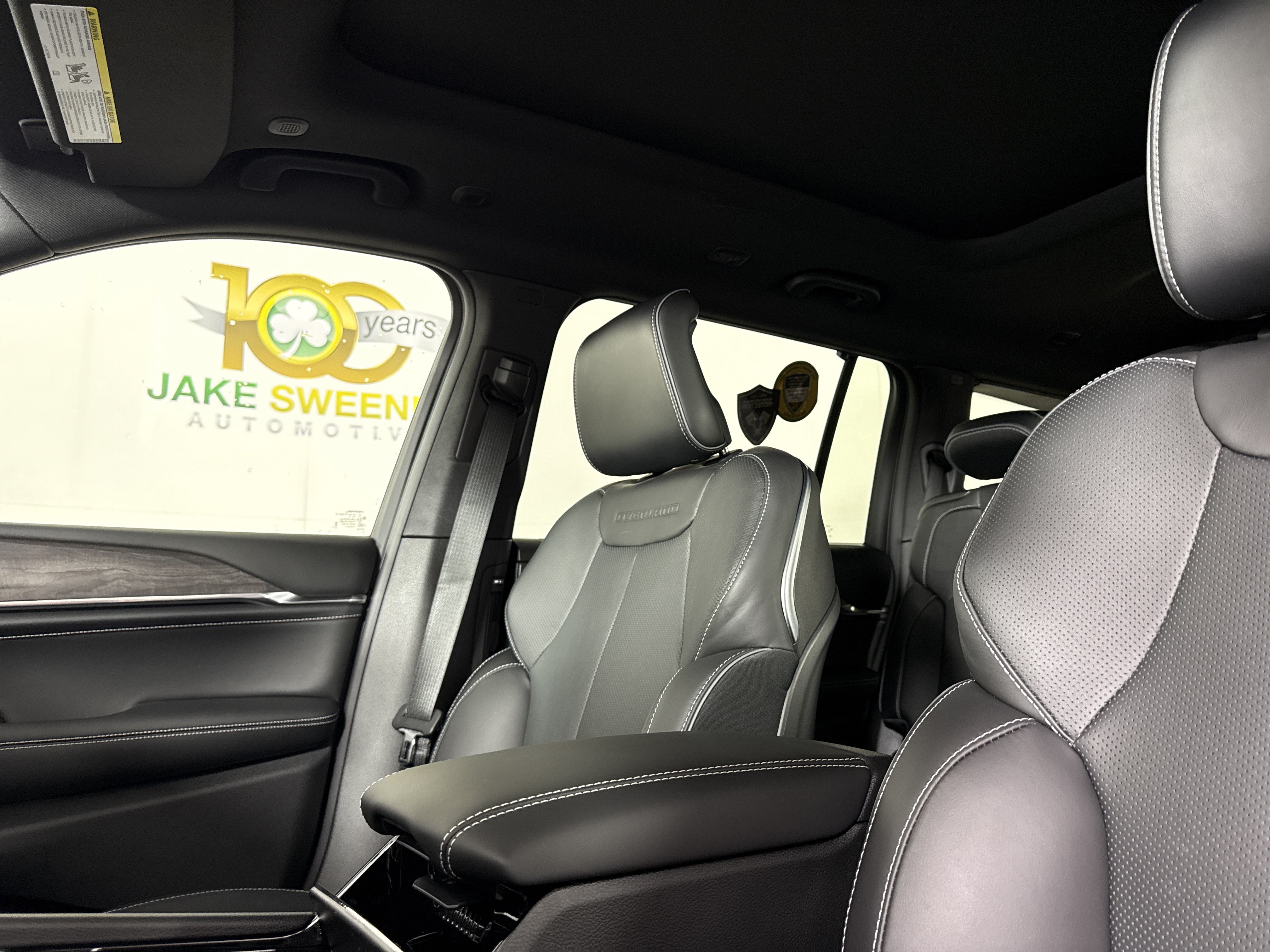 New 2025 Jeep Grand Cherokee L Overland w/ Advanced Protech Group III AWD/4WD image 28