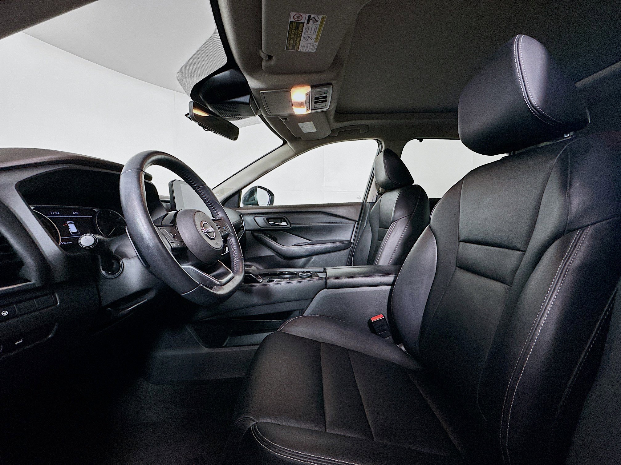 Used 2023 Nissan Rogue SL w/ SL Premium Package image 11