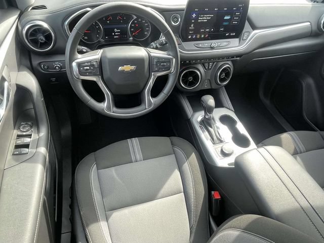 Used 2025 Chevrolet Blazer LT AWD/4WD image 13