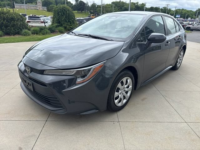 Used 2023 Toyota Corolla LE FWD image 3