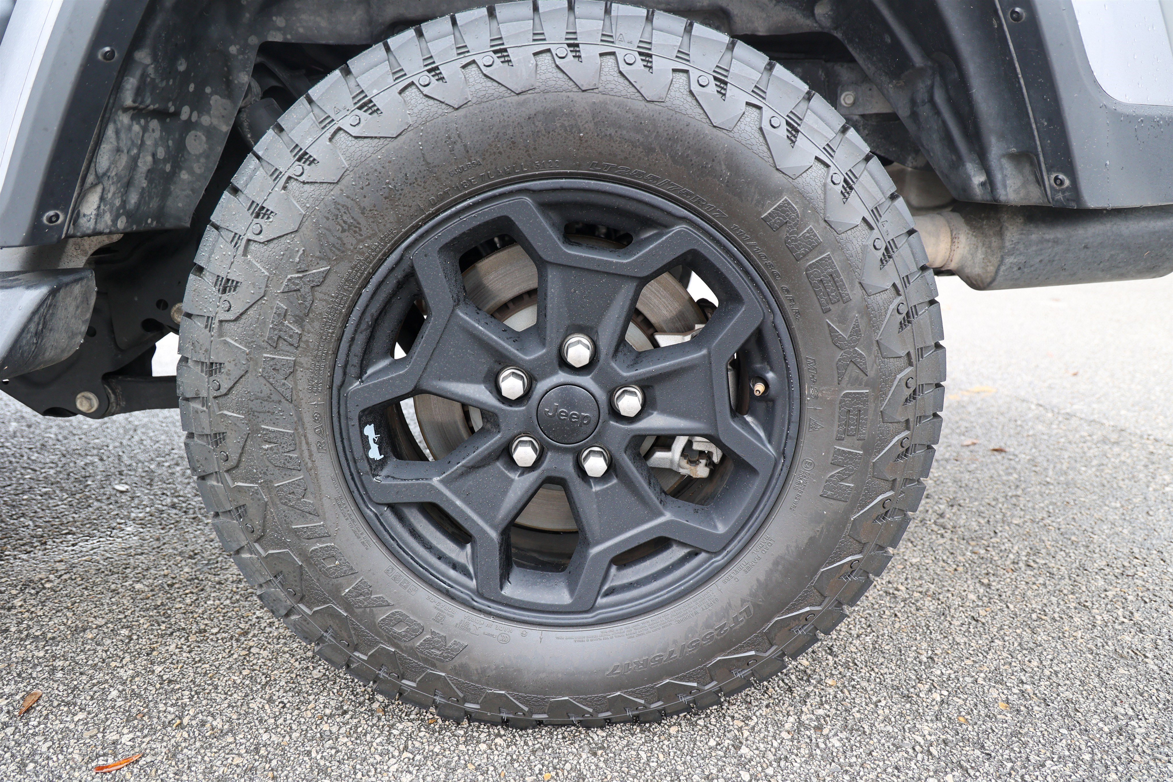 Used 2021 Jeep Gladiator Sport image 17