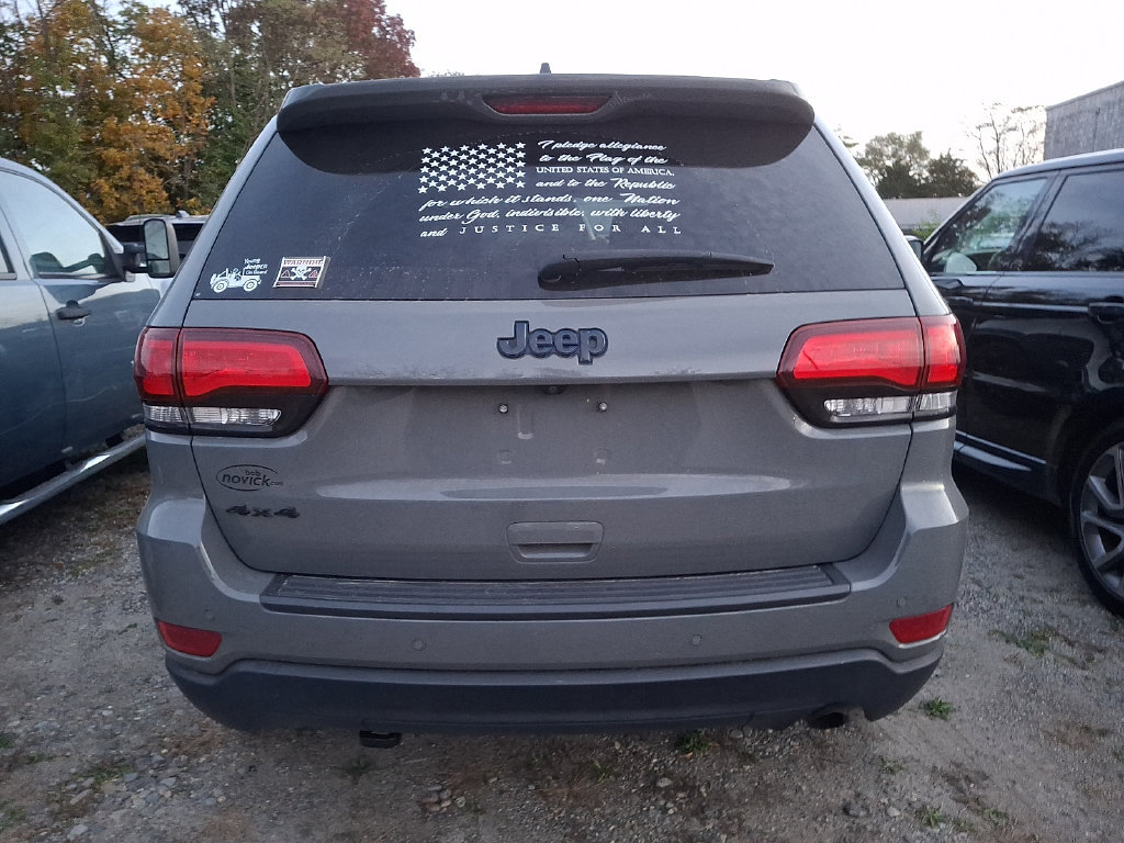Used 2019 Jeep Grand Cherokee Laredo AWD/4WD image 4