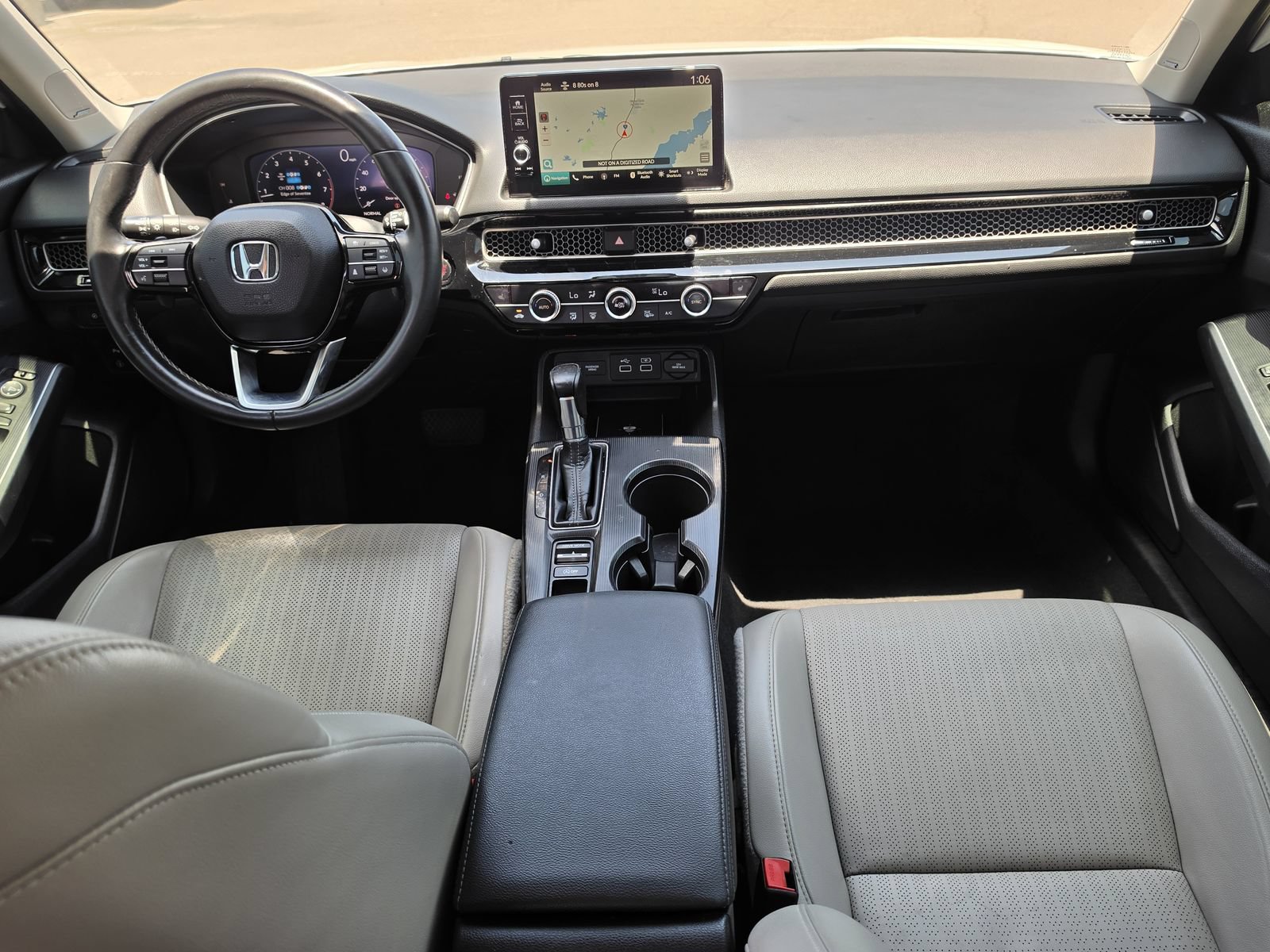 Used 2023 Honda Civic Touring image 7