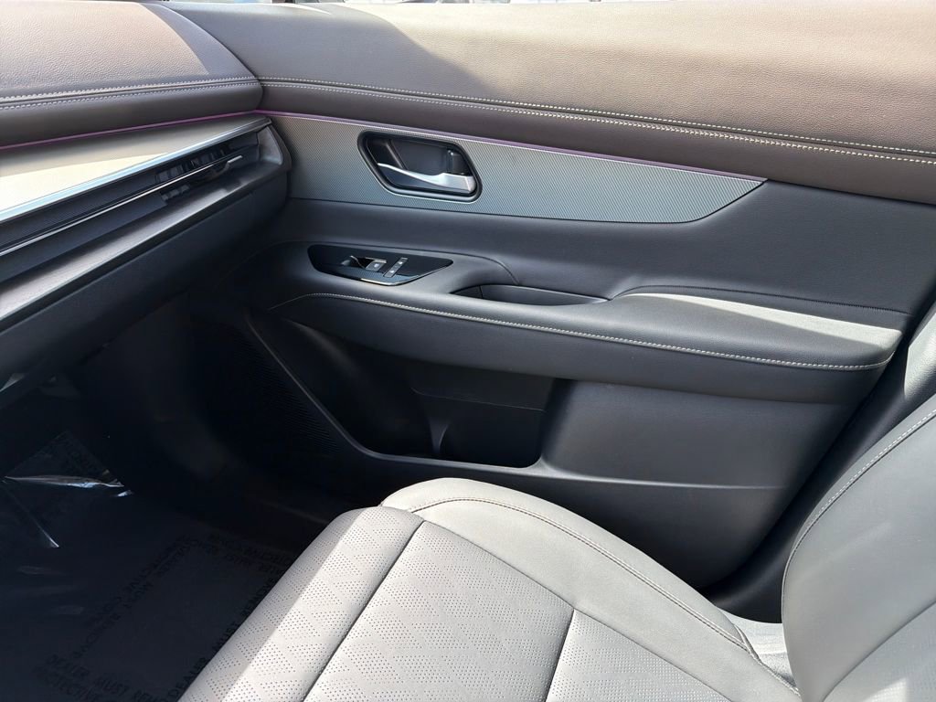 Used 2025 Nissan Murano Platinum image 30