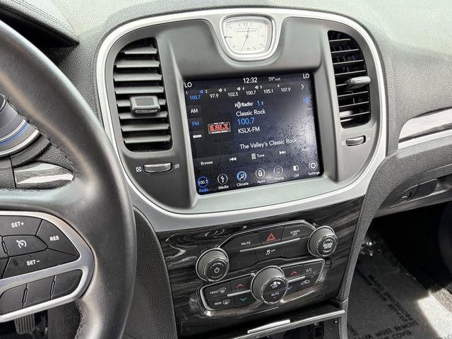 Used 2019 Chrysler 300 Touring w/ Chrome Appearance Package RWD image 26