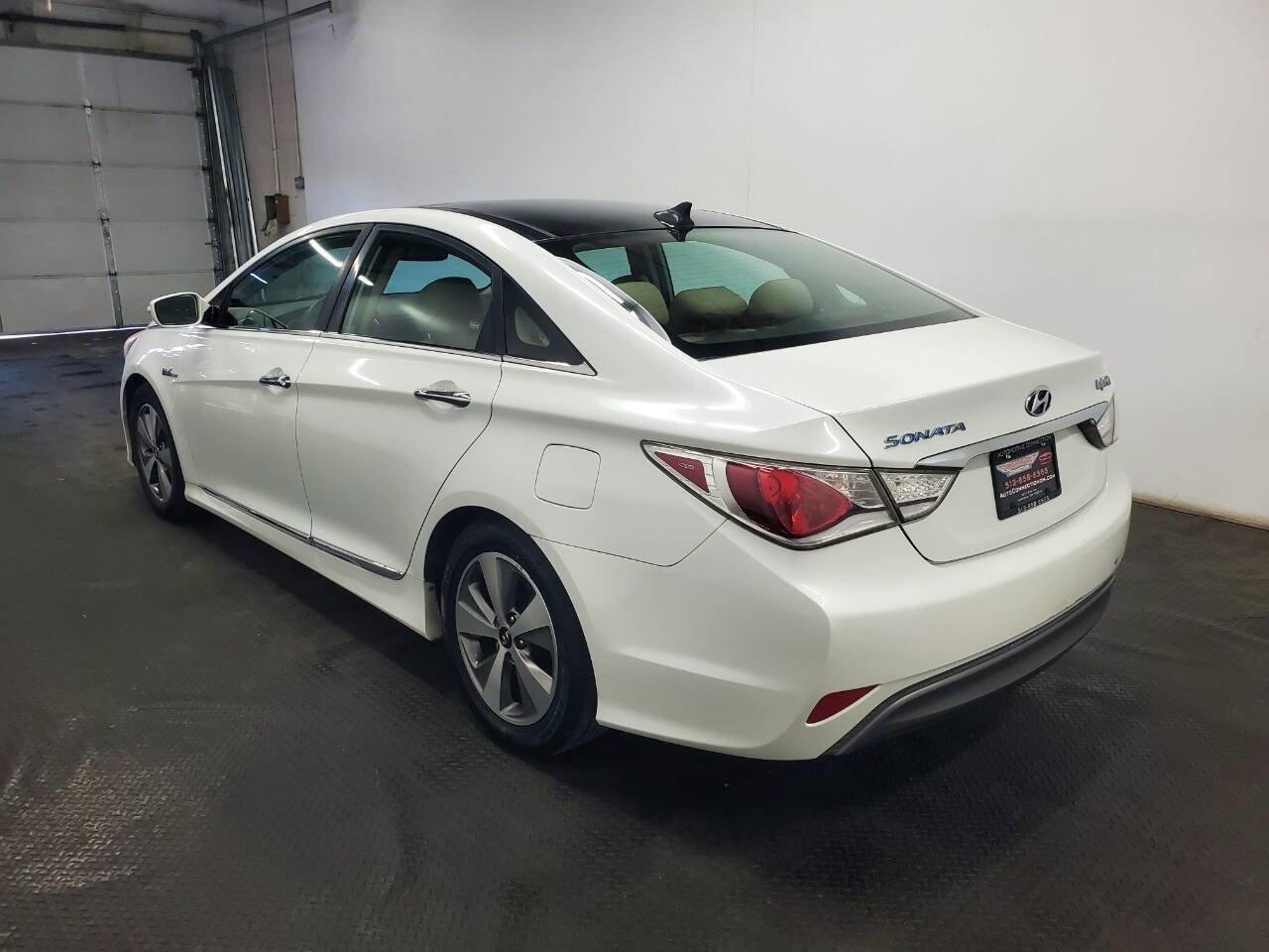 Used 2011 Hyundai Sonata Hybrid w/ Premium Equipment Pkg 2 image 5