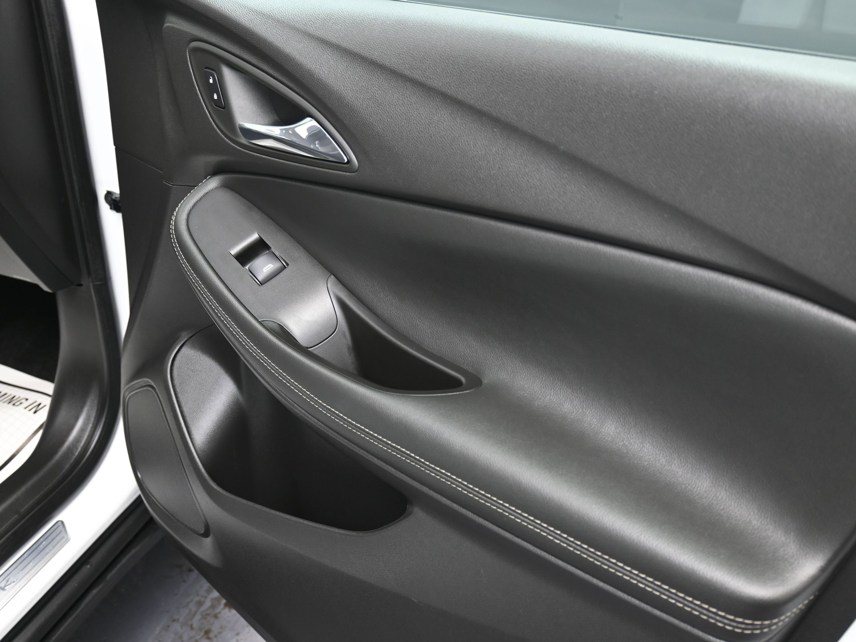 Used 2023 Buick Encore GX Select image 28