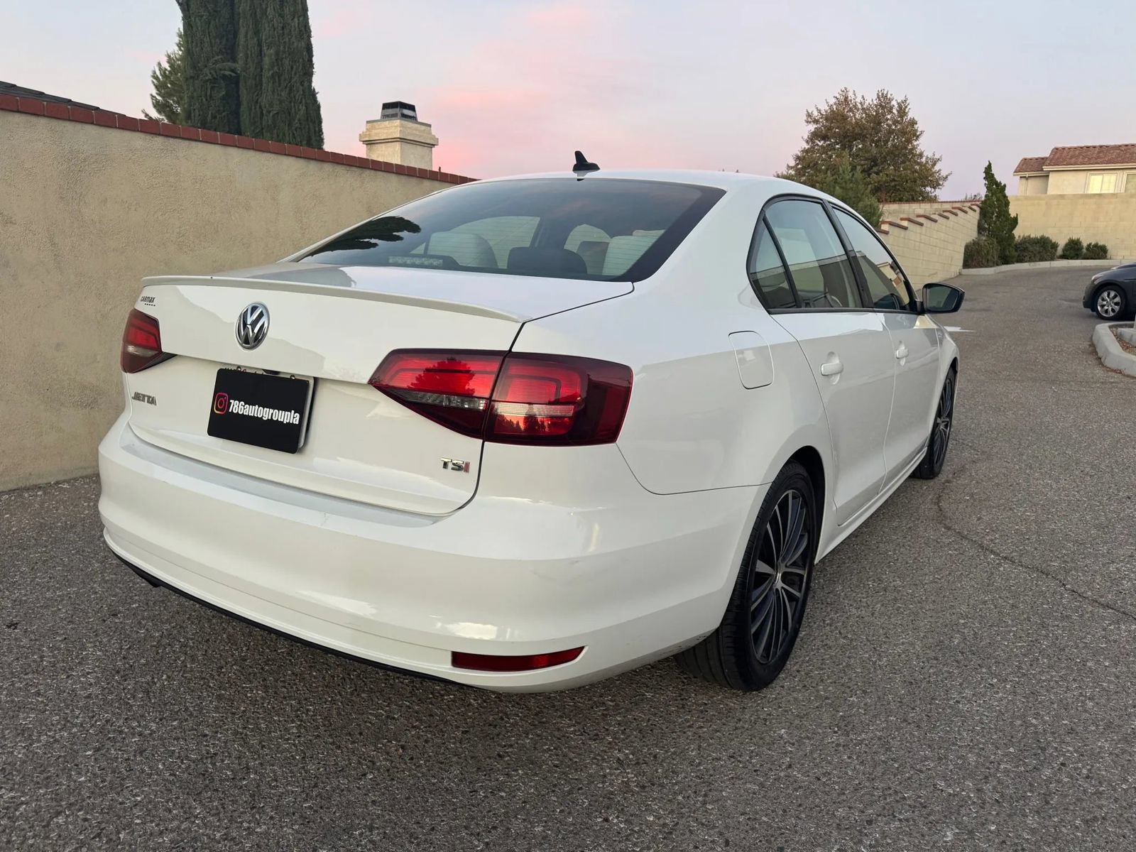 Used 2016 Volkswagen Jetta Sport FWD image 4