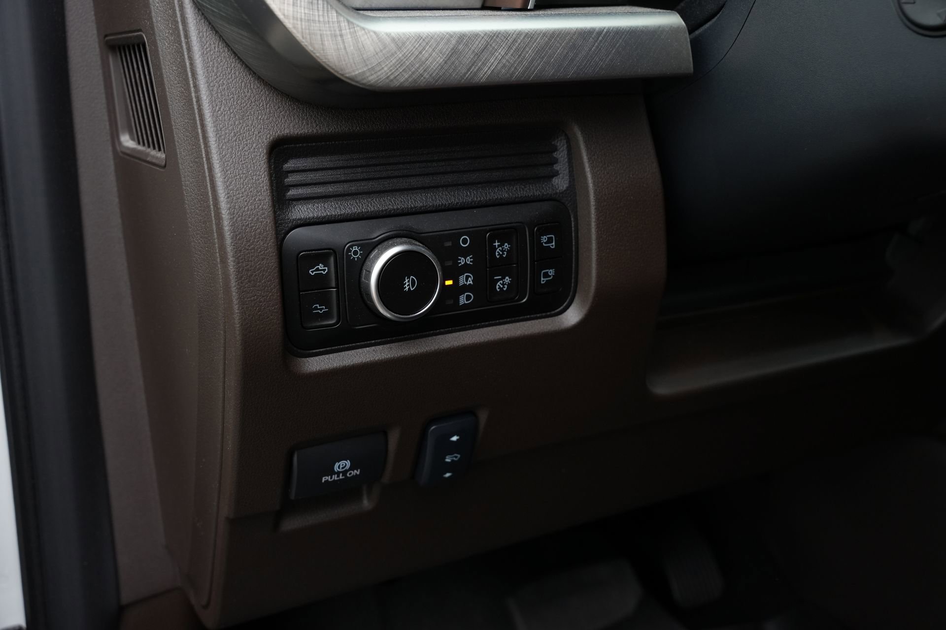 Used 2025 Ford F350 King Ranch w/ FX4 Off-Road Package AWD/4WD image 14