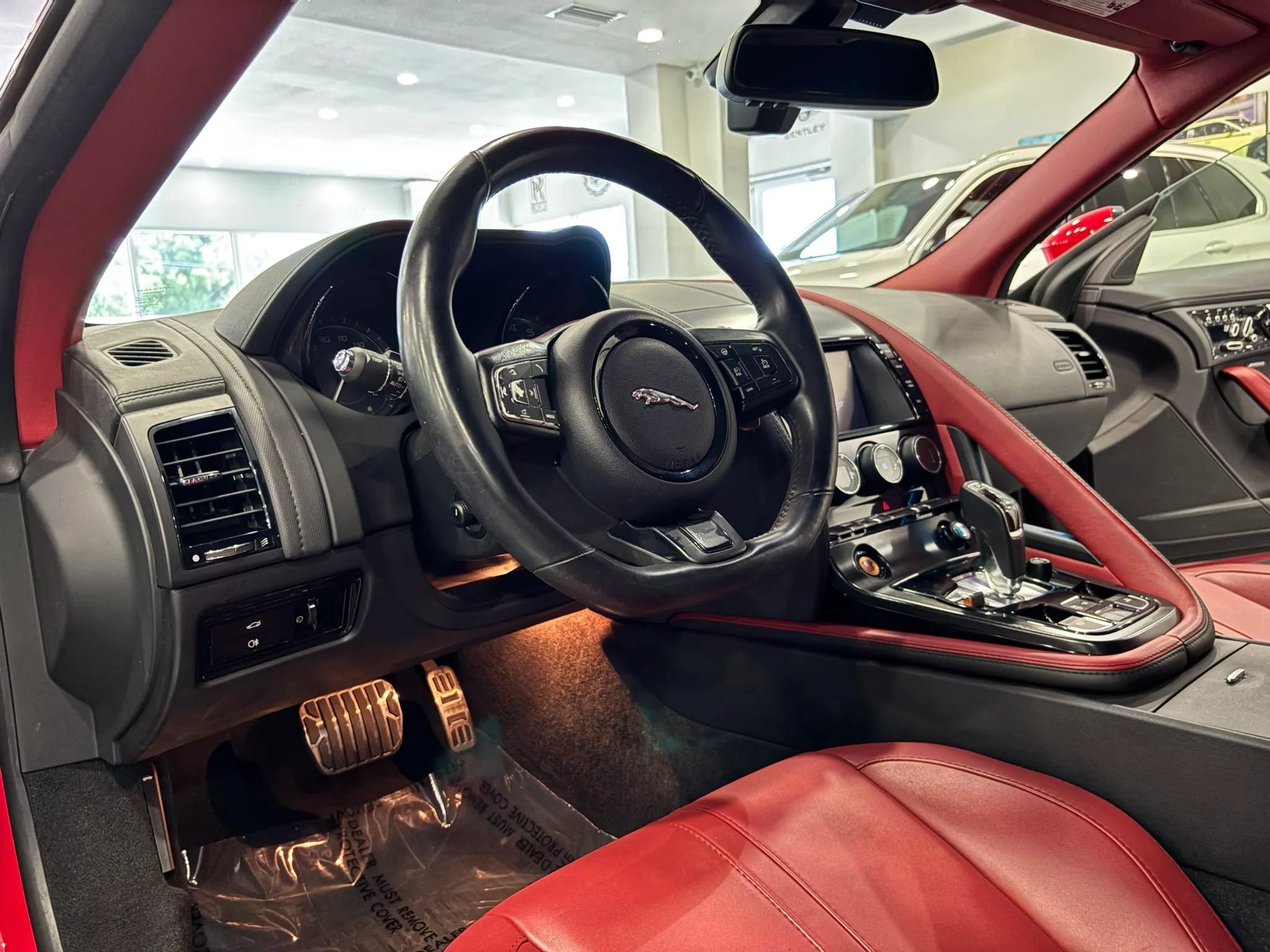 Used 2014 Jaguar F-TYPE S RWD image 10