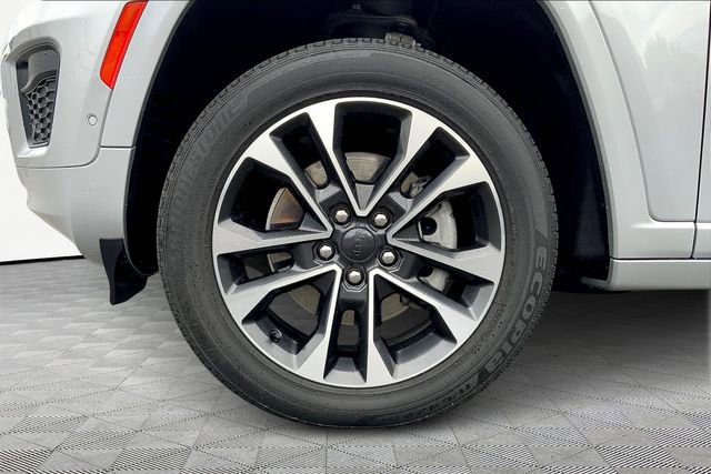 Used 2022 Jeep Grand Cherokee L Overland w/ Luxury Tech Group IV image 28