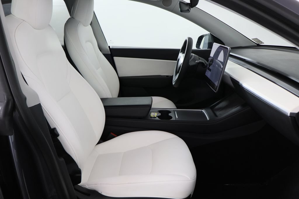 Used 2021 Tesla Model Y Long Range AWD/4WD image 18