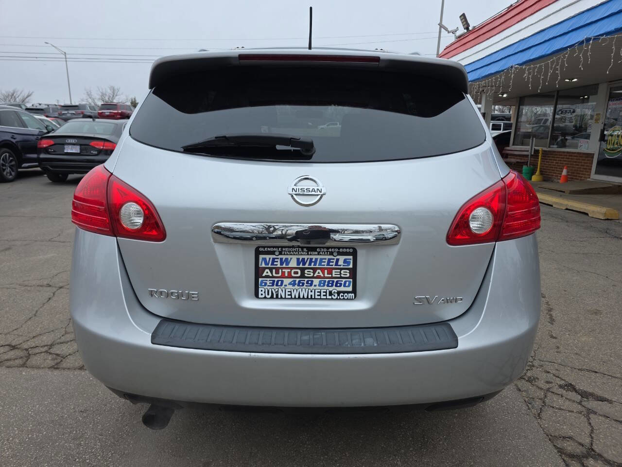 Used 2011 Nissan Rogue SV w/ Premium Pkg image 17