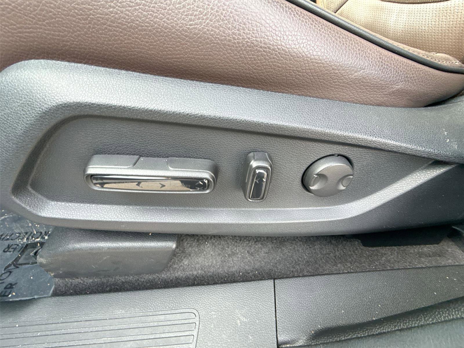 Used 2024 Honda Pilot Elite image 14