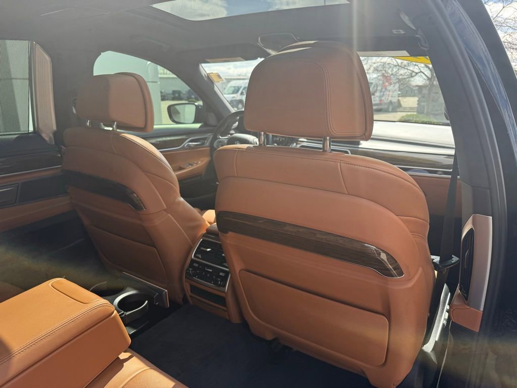 Used 2017 BMW 750i xDrive image 27