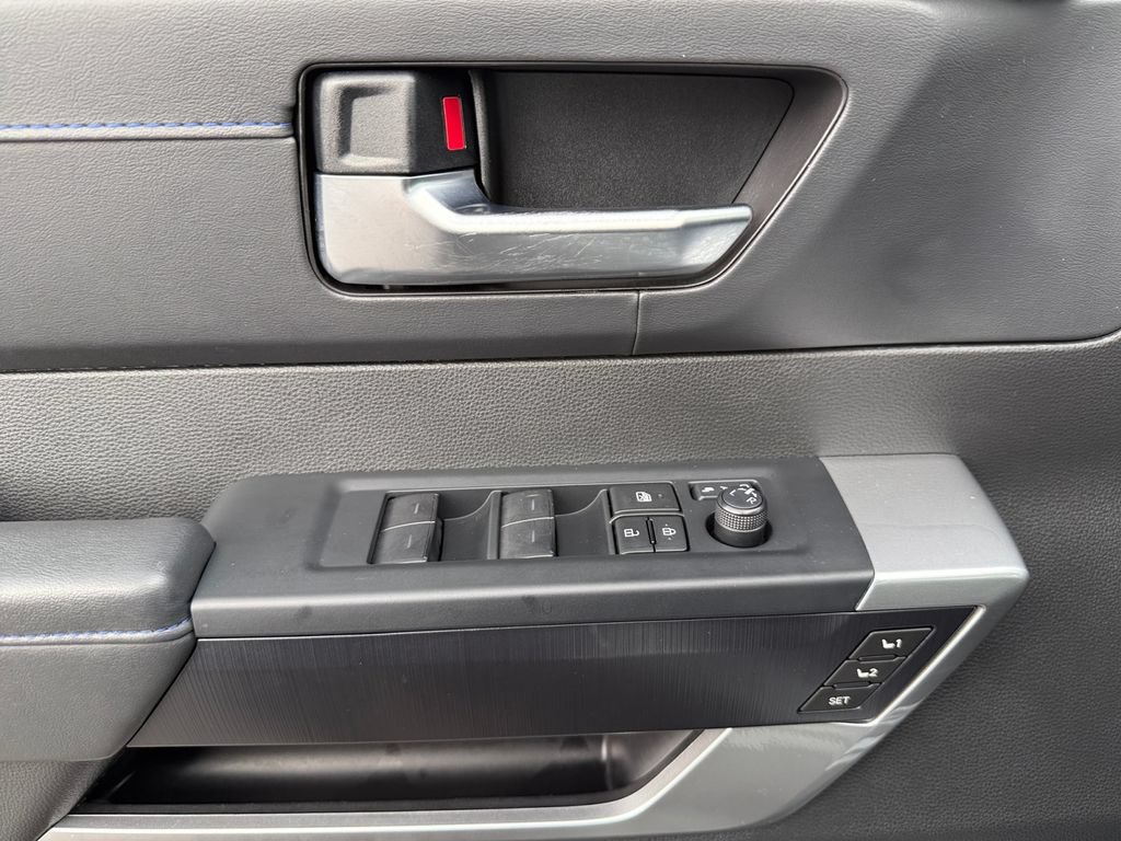 Used 2025 Toyota Sequoia Platinum AWD/4WD image 12